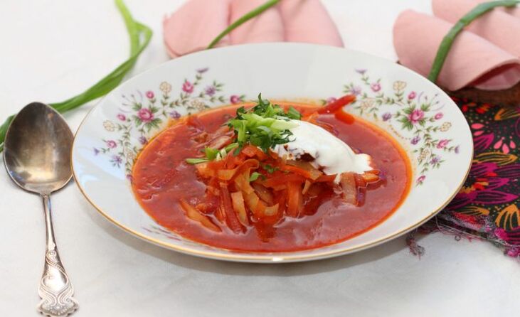 Como merenda pola tarde, os pacientes con gota poden comer borscht vexetariano